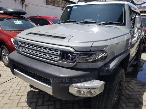 2015 Toyota FJ Cruiser: Gray Edition, Ready for Your Off-road Journey