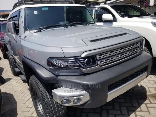 2015 Toyota FJ Cruiser: Gray Edition, Ready for Your Off-road Journey