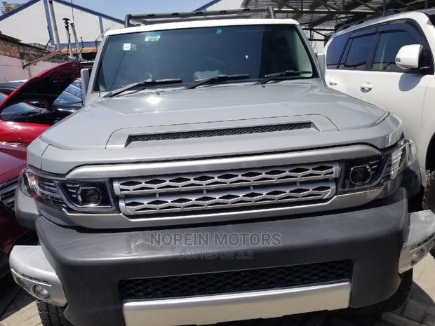 2015 Toyota FJ Cruiser: Gray Edition, Ready for Your Off-road Journey