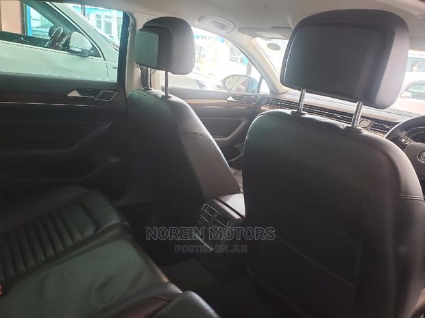Volkswagen Passat 2015 Blue - Sleek, Stylish, and Reliable