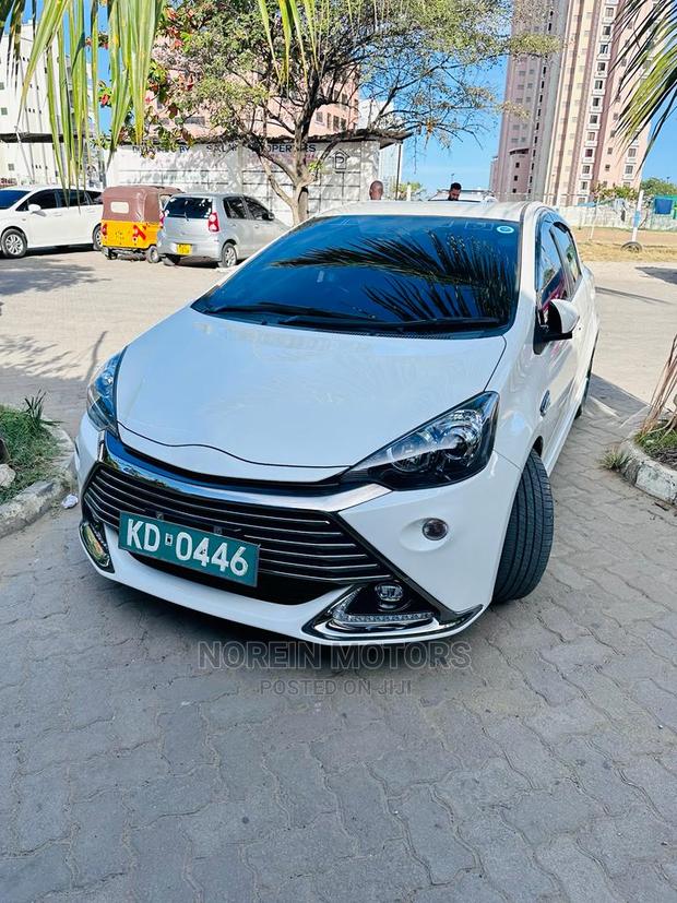2015 White Toyota Aqua - Used Car Advertisement