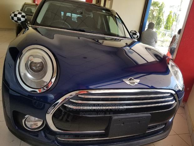 Blue Mini Clubman 2015 - Compact Style, Premium Drive