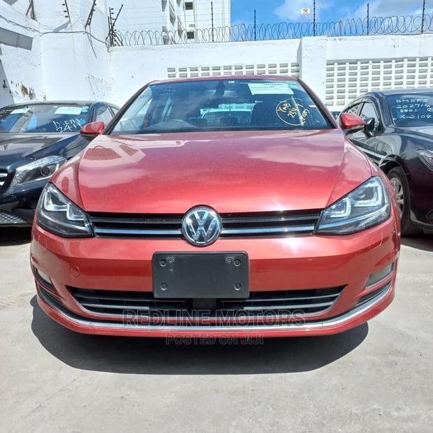 Volkswagen Golf 2016 in Red: A blend of performance and style