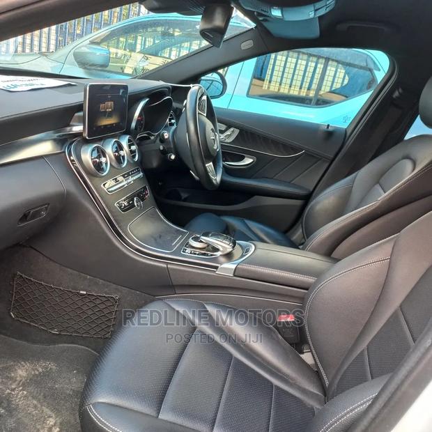2016 Mercedes-Benz C200 in Pearl: Sophistication & Strength
