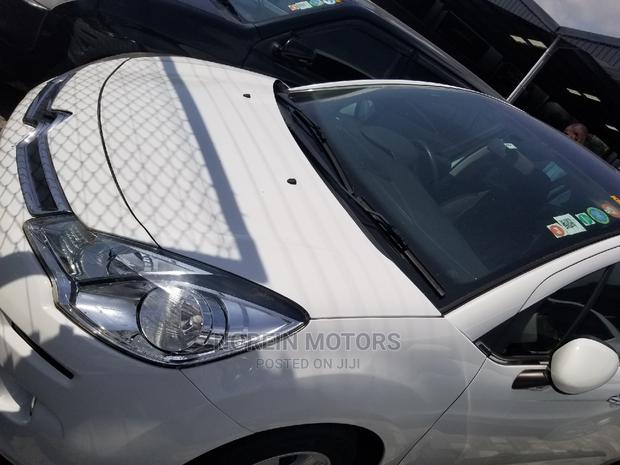 Citroen C3 2015: Affordable White Compact Car