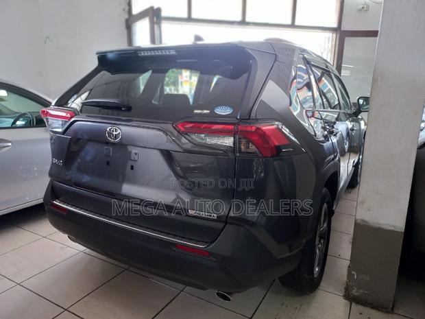 2020 Toyota RAV4 Gray - Enhance Your Driving Experience