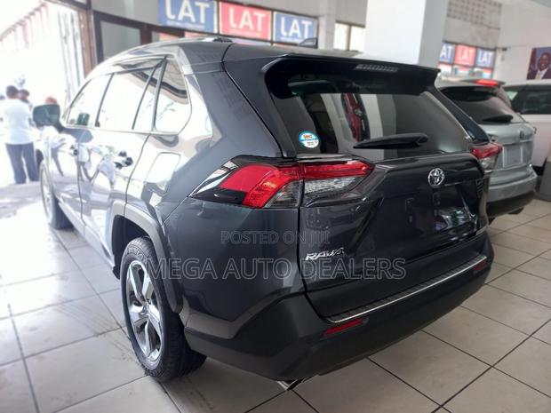 2020 Toyota RAV4 Gray - Enhance Your Driving Experience
