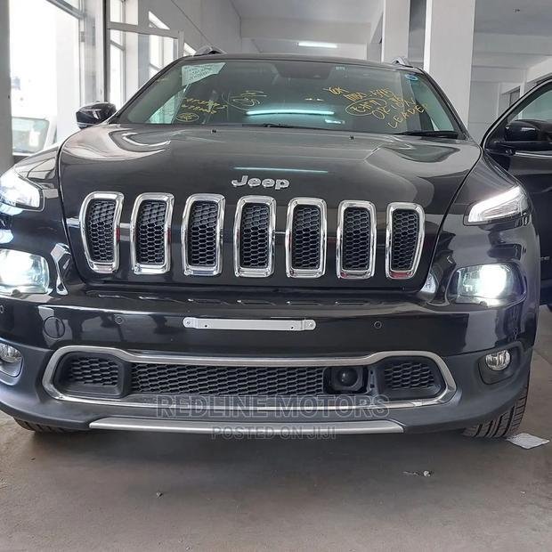 2016 Jeep Grand Cherokee - Black Edition: Power & Style Combined