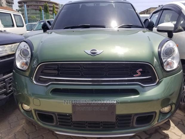 Eco-Minded 2016 Mini Cooper in Green: Style and Sustainability Combined!