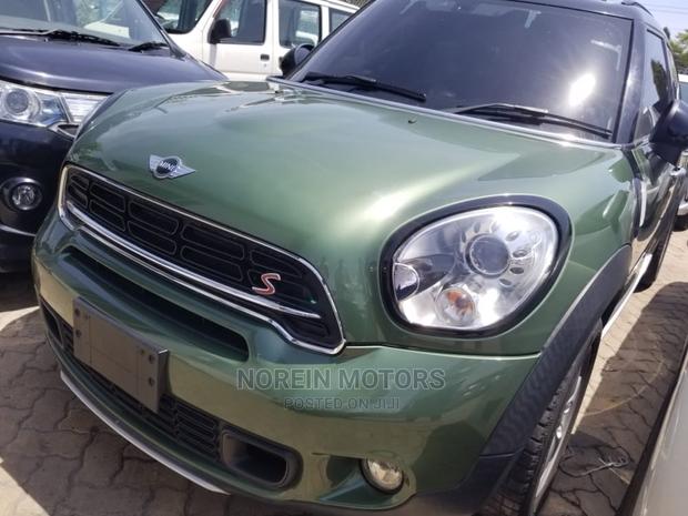 Eco-Minded 2016 Mini Cooper in Green: Style and Sustainability Combined!