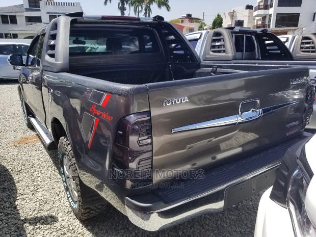 2015 Toyota Hilux SR 4x4 Gray - Used Off-Road Adventure Vehicle