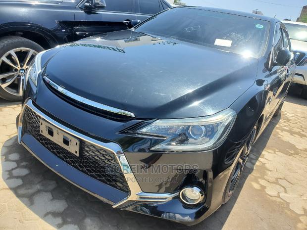 Matt Black 2015 Toyota Mark X: A Perfect Blend of Style and Power