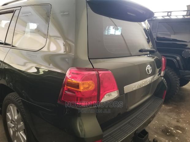 190 HP 3.0 D-4d 2016 Toyota Land Cruiser Prado Green SUV
