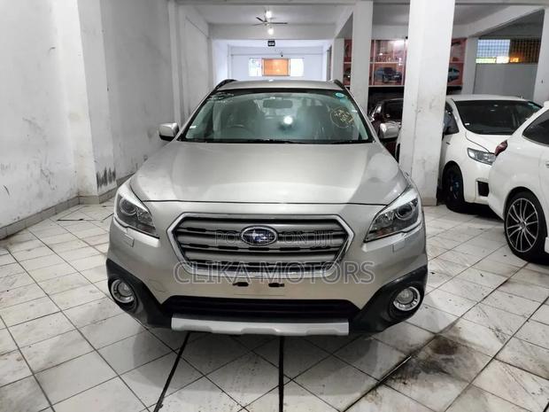 Silver Subaru Outback 2.5i Premium AWD 2016 - Pre-owned