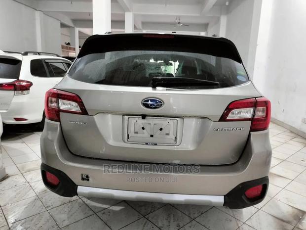 Silver Subaru Outback 2.5i Premium AWD 2016 - Pre-owned