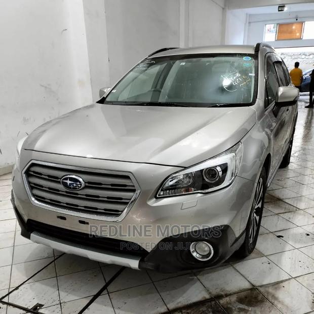 Silver Subaru Outback 2.5i Premium AWD 2016 - Pre-owned