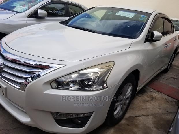 Sleek 2015 Nissan Teana in White - Excellent Condition