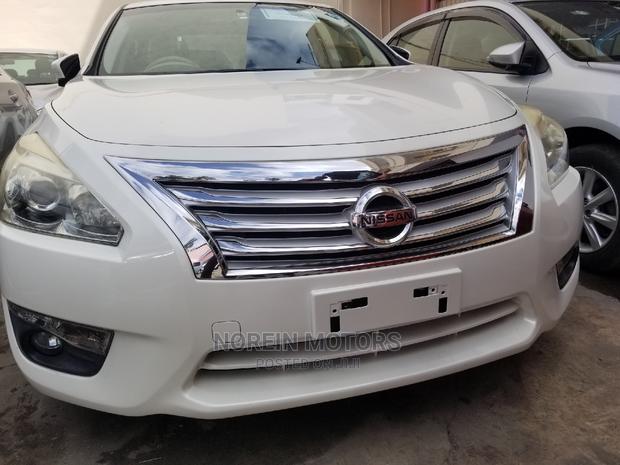 Sleek 2015 Nissan Teana in White - Excellent Condition