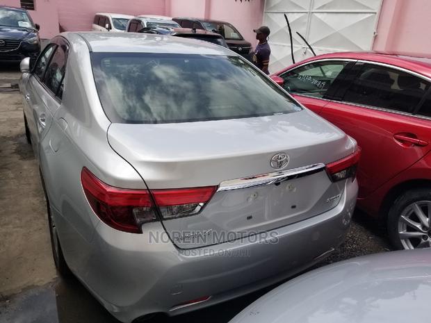 2016 Toyota Mark X 2.5 AWD Silver - Quality Pre-owned Toyota Sedan
