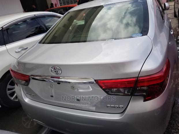 2016 Toyota Mark X 2.5 AWD Silver - Quality Pre-owned Toyota Sedan