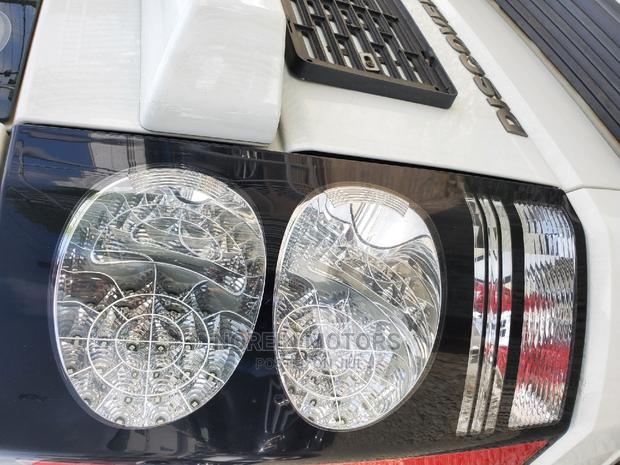 New 2015 Land Rover Discovery in Off-White - Buy Now