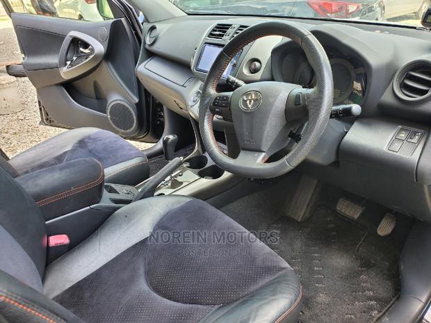 Toyota Vanguard 2014 Black: Spacious and Reliable Family Car