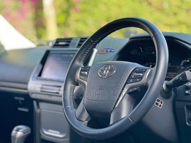 New 2018 Toyota Land Cruiser Black - Off-Road Masterpiece
