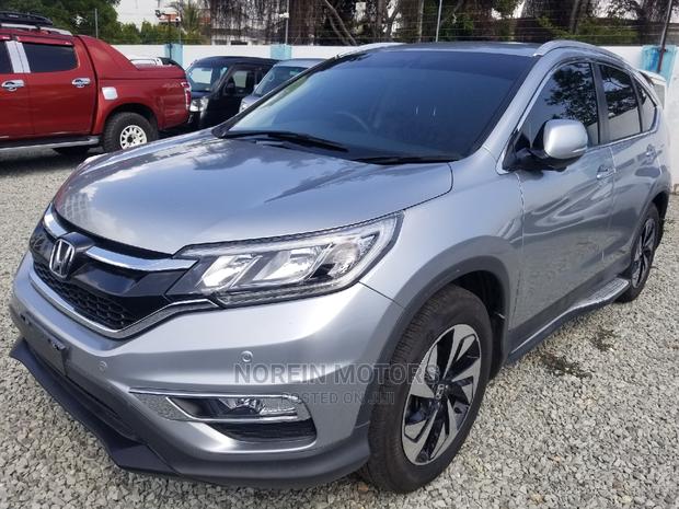 2015 Honda CR-V in Silver - Excellent Value