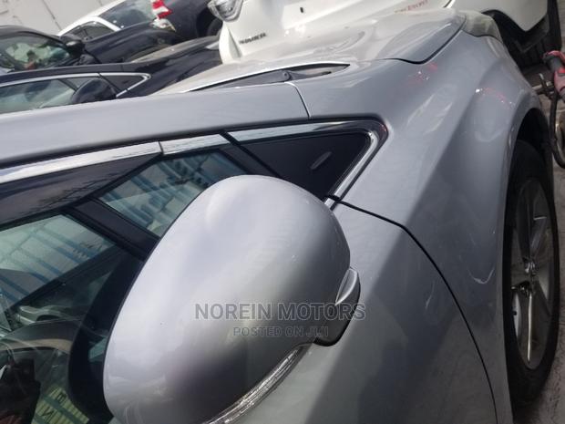 2015 Toyota Avensis Silver - Comfortable, Modern Sedan for Your Journey