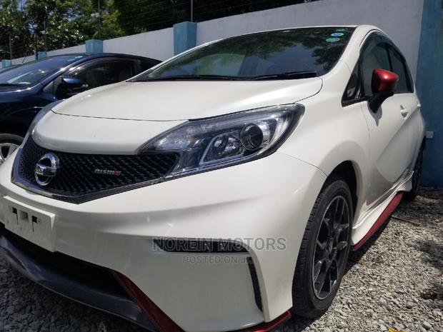 Second-hand Nissan Note 1.6 Petrol NISMO 2015 White: Powerful and Efficient