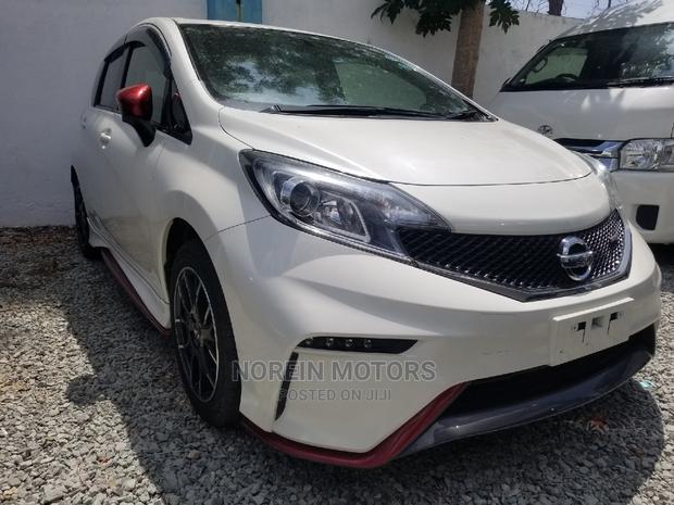 Second-hand Nissan Note 1.6 Petrol NISMO 2015 White: Powerful and Efficient