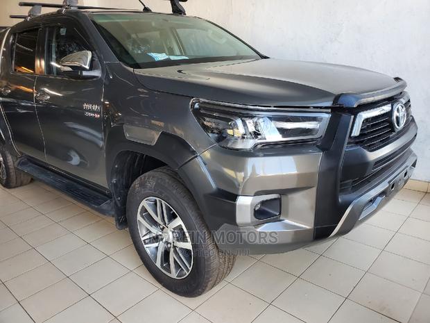 2016 Brown Toyota Hilux: The Ultimate Truck for Adventure and Style!