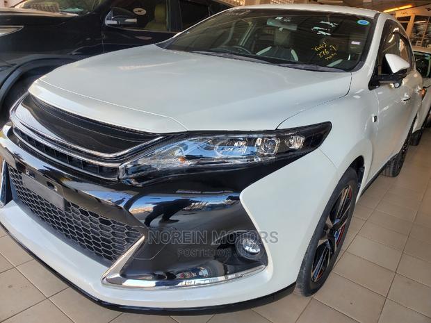 Off-White 2015 Toyota Harrier: Stylish Used SUV for Sale