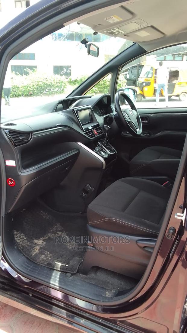 2016 Toyota Esquire in Blue - Stylish Sedan for Sale