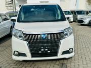 White 2015 Toyota Esquire - Premium Sedan at a Great Price for sale