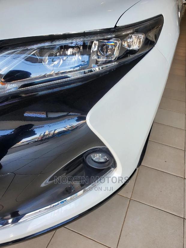 Off-White 2015 Toyota Harrier: Stylish Used SUV for Sale