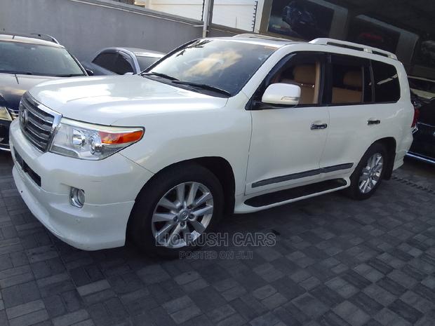 2014 White Toyota Land Cruiser - Luxury SUV, Impeccable Design, Great Value