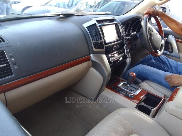 2014 White Toyota Land Cruiser - Luxury SUV, Impeccable Design, Great Value