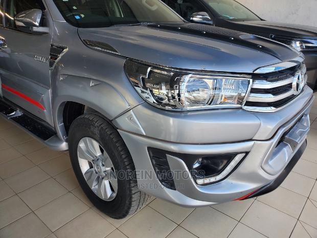 2017 Toyota Hilux Silver: Strong Pickup Truck with a Silver Touch
