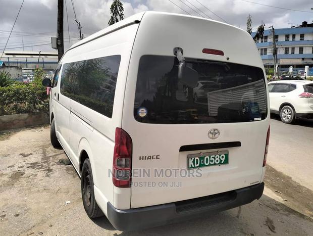 2015 Toyota HiAce Silver - Reliable Used Passenger Van