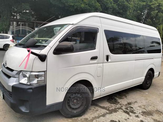 2015 Toyota HiAce Silver - Reliable Used Passenger Van