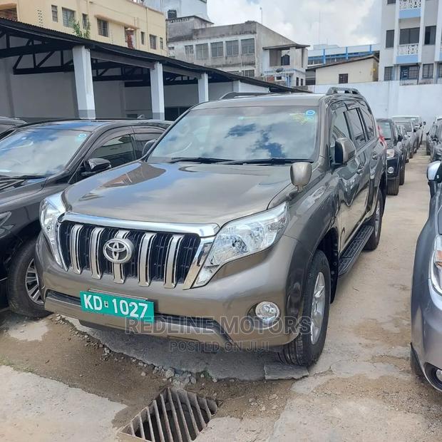 2016 Land Cruiser Prado Brown Toyota - Off-Roading Masterpiece