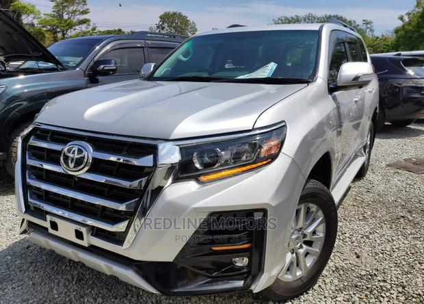 2017 Toyota Land Cruiser Prado 2.8 Silver - Pre-owned Luxury SUV
