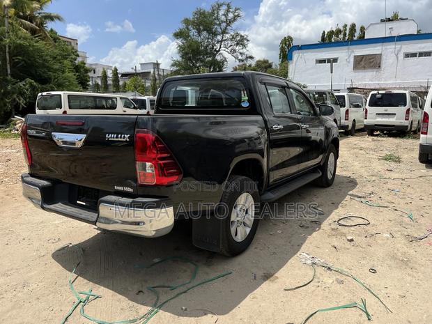 2018 Toyota Hilux Black Edition: Durable and Stylish