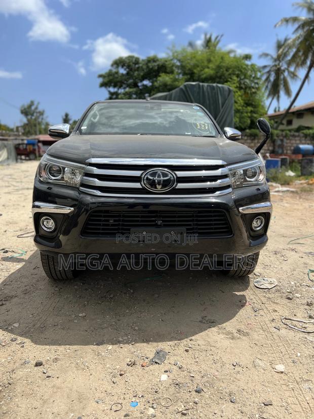 2018 Toyota Hilux Black Edition: Durable and Stylish