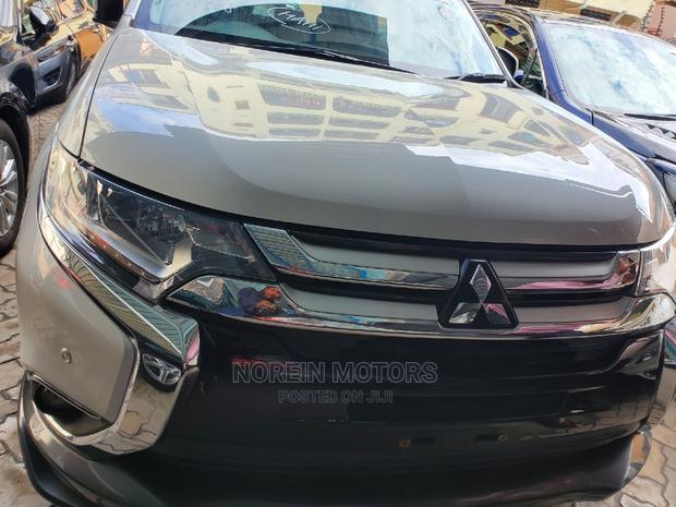 Used 2016 Mitsubishi Outlander Off White - Excellent Condition