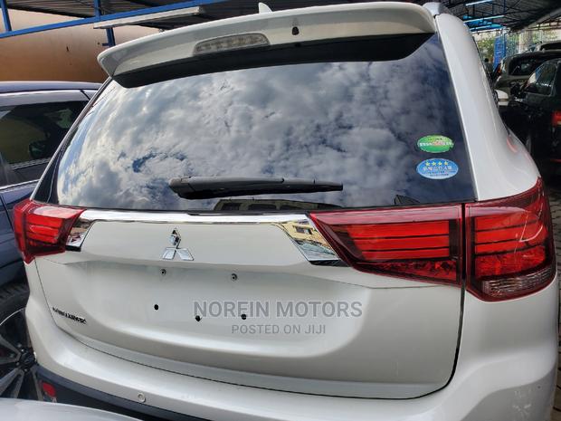 Used 2016 Mitsubishi Outlander Off White - Excellent Condition