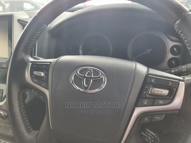 2016 Toyota Land Cruiser in Blue: Power, Style, and Durability