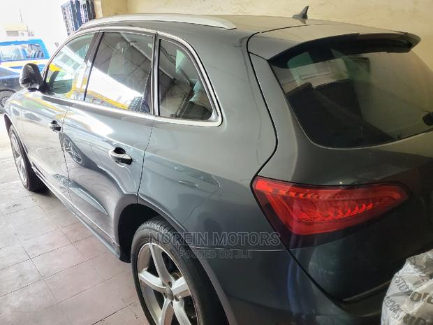 Gray 2015 Audi Q5 - Used SUV with Style and Performance