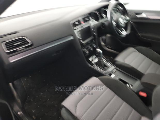 Volkswagen Golf 2015 Pearl: Quality Compact Car